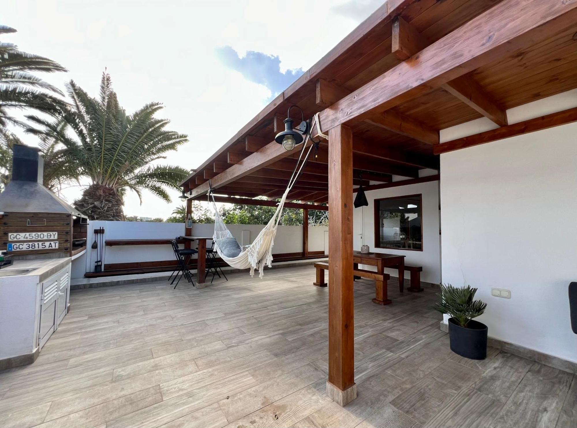 Oasis En Lanzarote Villa Costa Teguise Bagian luar foto